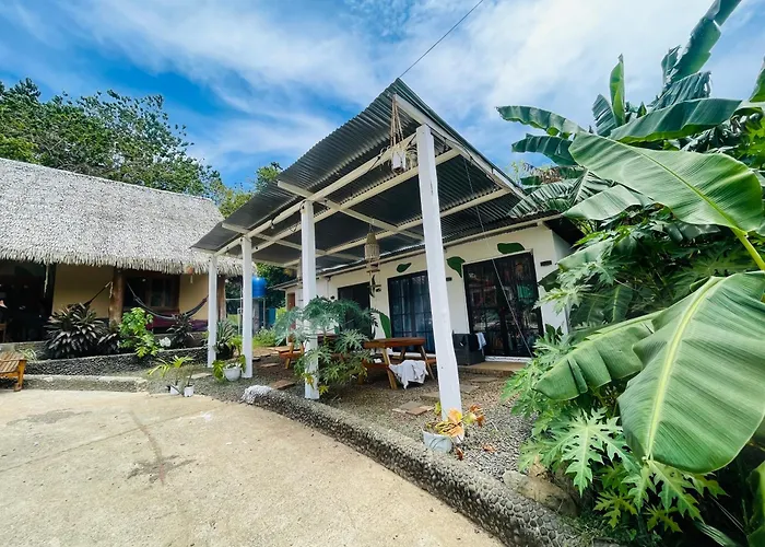 Urbanos Jungle Hostel